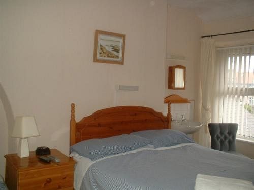 Wavecrest Hotel Holyhead Bagian luar foto