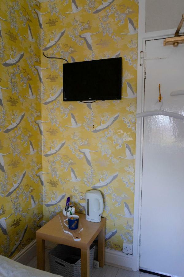 Wavecrest Hotel Holyhead Bagian luar foto