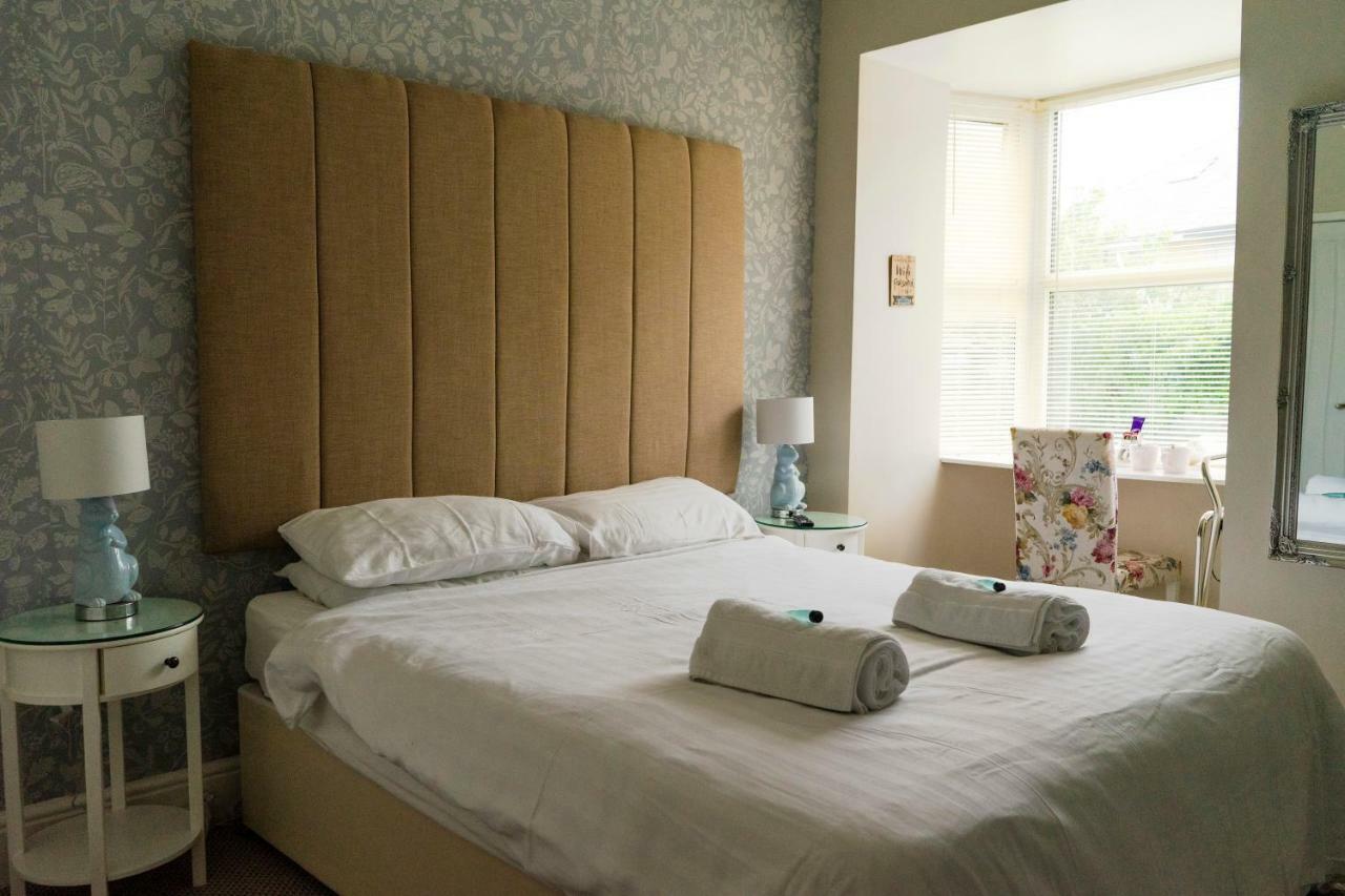 Wavecrest Hotel Holyhead Bagian luar foto